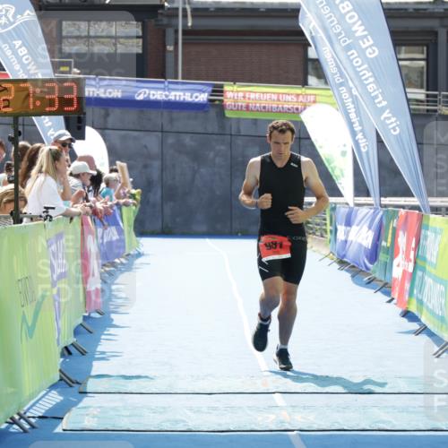 10.08.2025 - GEWOBA Citytriathlon Bremen H.Heesch http://msf.ph/oto/8556383 10.08.2025 14:27:36 Ziel 825, 939, 981 meine-sportfotos.de