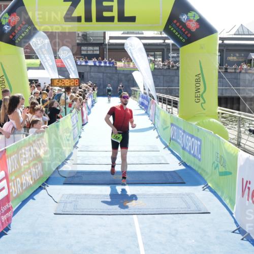 10.08.2025 - GEWOBA Citytriathlon Bremen H.Heesch http://msf.ph/oto/8556391 10.08.2025 15:28:32 Ziel 142, 166, 418, 532 meine-sportfotos.de