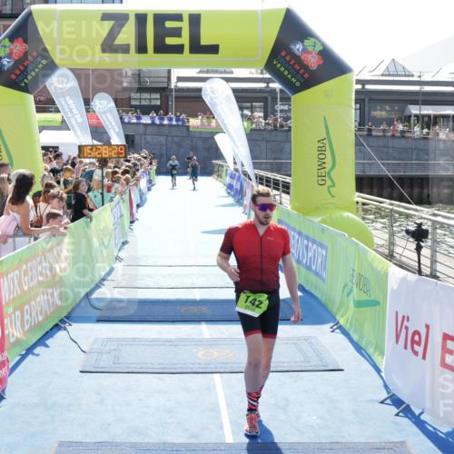 10.08.2025 - GEWOBA Citytriathlon Bremen H.Heesch http://msf.ph/oto/8556399 10.08.2025 15:28:33 Ziel 142, 166, 418, 532 meine-sportfotos.de