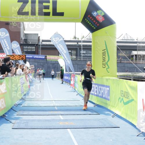 10.08.2025 - GEWOBA Citytriathlon Bremen H.Heesch http://msf.ph/oto/8556401 10.08.2025 14:28:33 Ziel 978, 1019 meine-sportfotos.de