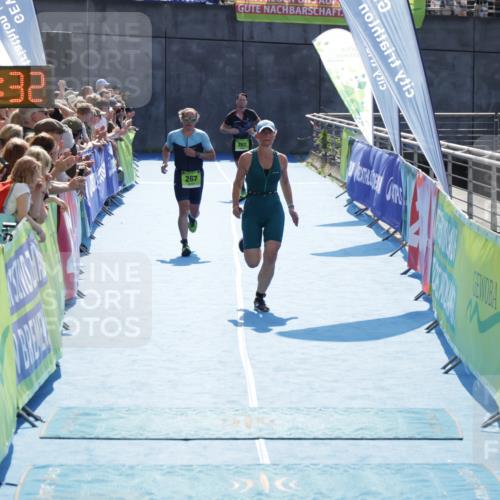 10.08.2025 - GEWOBA Citytriathlon Bremen H.Heesch http://msf.ph/oto/8556402 10.08.2025 15:28:36 Ziel 142, 267, 532 meine-sportfotos.de