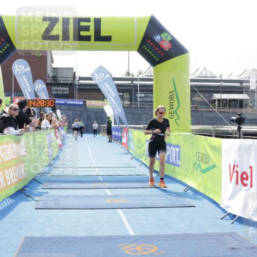 10.08.2025 - GEWOBA Citytriathlon Bremen H.Heesch http://msf.ph/oto/8556404 10.08.2025 14:28:33 Ziel 978, 1019 meine-sportfotos.de