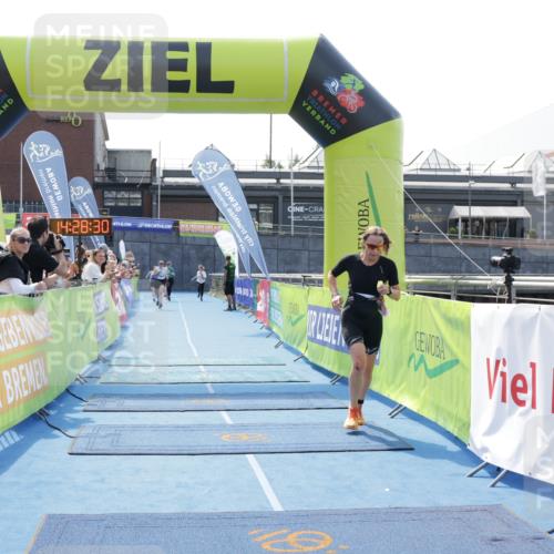 10.08.2025 - GEWOBA Citytriathlon Bremen H.Heesch http://msf.ph/oto/8556406 10.08.2025 14:28:34 Ziel 978, 1019 meine-sportfotos.de