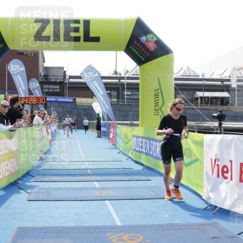 10.08.2025 - GEWOBA Citytriathlon Bremen H.Heesch http://msf.ph/oto/8556409 10.08.2025 14:28:34 Ziel 978, 1019 meine-sportfotos.de