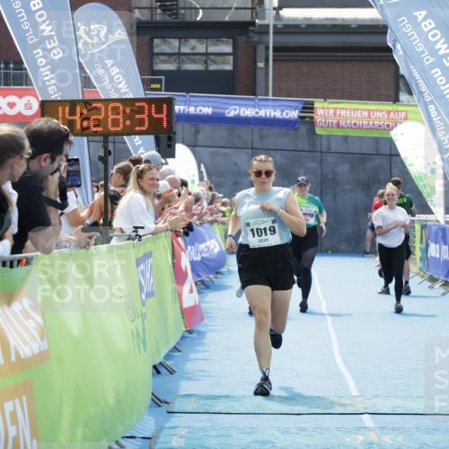 10.08.2025 - GEWOBA Citytriathlon Bremen H.Heesch http://msf.ph/oto/8556412 10.08.2025 14:28:38 Ziel 978, 1019 meine-sportfotos.de