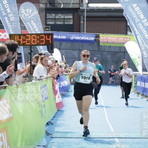 10.08.2025 - GEWOBA Citytriathlon Bremen H.Heesch http://msf.ph/oto/8556414 10.08.2025 14:28:38 Ziel 978, 1019 meine-sportfotos.de