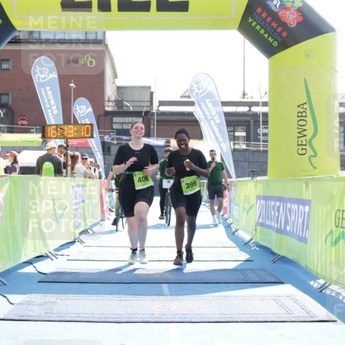 10.08.2025 - GEWOBA Citytriathlon Bremen H.Heesch http://msf.ph/oto/8556416 10.08.2025 16:13:13 Ziel 396, 406 meine-sportfotos.de