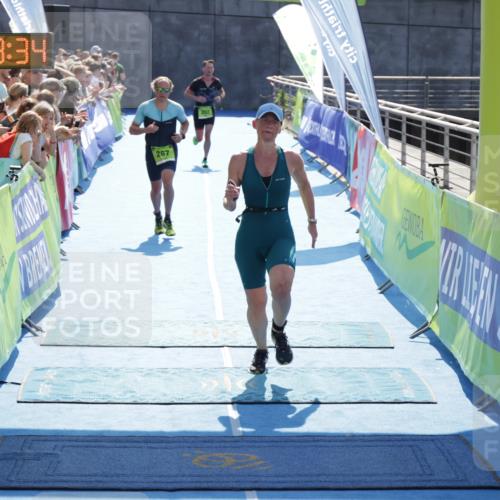 10.08.2025 - GEWOBA Citytriathlon Bremen H.Heesch http://msf.ph/oto/8556418 10.08.2025 15:28:38 Ziel 142, 202, 267, 532 meine-sportfotos.de