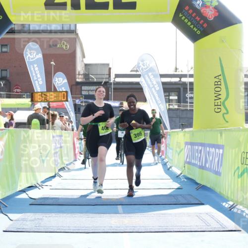 10.08.2025 - GEWOBA Citytriathlon Bremen H.Heesch http://msf.ph/oto/8556419 10.08.2025 16:13:13 Ziel 396, 406 meine-sportfotos.de