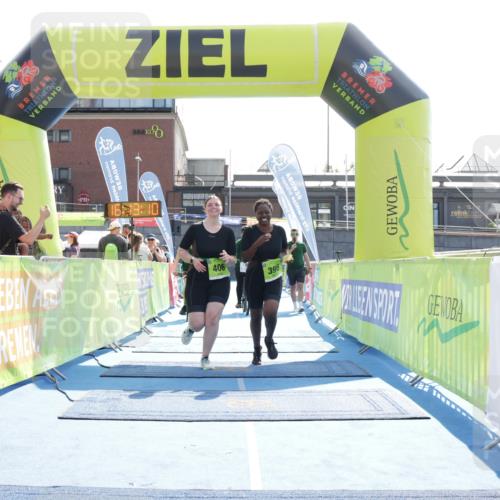 10.08.2025 - GEWOBA Citytriathlon Bremen H.Heesch http://msf.ph/oto/8556427 10.08.2025 16:13:13 Ziel 396, 406 meine-sportfotos.de