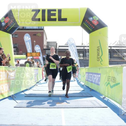 10.08.2025 - GEWOBA Citytriathlon Bremen H.Heesch http://msf.ph/oto/8556435 10.08.2025 16:13:14 Ziel 396, 406 meine-sportfotos.de