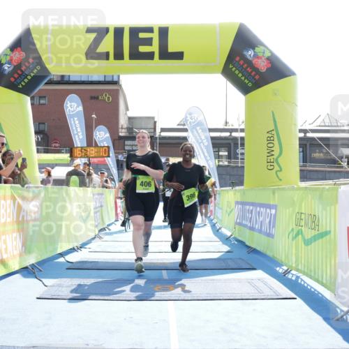 10.08.2025 - GEWOBA Citytriathlon Bremen H.Heesch http://msf.ph/oto/8556438 10.08.2025 16:13:14 Ziel 396, 406 meine-sportfotos.de