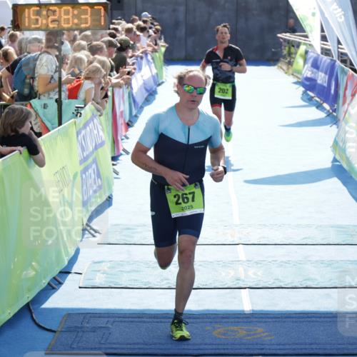 10.08.2025 - GEWOBA Citytriathlon Bremen H.Heesch http://msf.ph/oto/8556440 10.08.2025 15:28:41 Ziel 202, 267, 532 meine-sportfotos.de