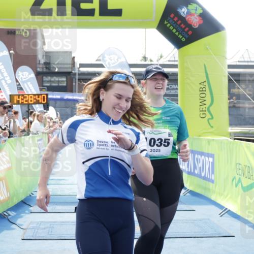 10.08.2025 - GEWOBA Citytriathlon Bremen H.Heesch http://msf.ph/oto/8556442 10.08.2025 14:28:44 Ziel 1019 meine-sportfotos.de