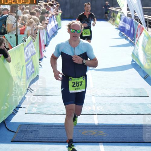 10.08.2025 - GEWOBA Citytriathlon Bremen H.Heesch http://msf.ph/oto/8556443 10.08.2025 15:28:41 Ziel 202, 267, 532 meine-sportfotos.de