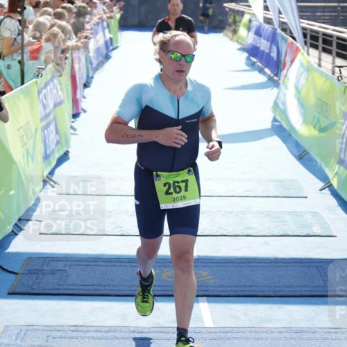 10.08.2025 - GEWOBA Citytriathlon Bremen H.Heesch http://msf.ph/oto/8556446 10.08.2025 15:28:42 Ziel 202, 267, 288, 532 meine-sportfotos.de