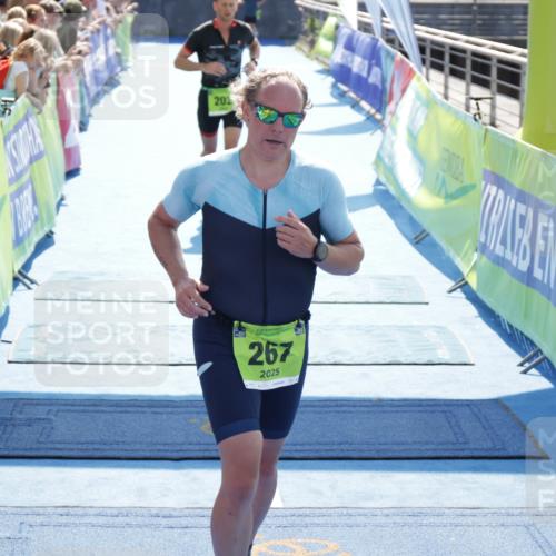 10.08.2025 - GEWOBA Citytriathlon Bremen H.Heesch http://msf.ph/oto/8556449 10.08.2025 15:28:42 Ziel 202, 267, 288, 532 meine-sportfotos.de