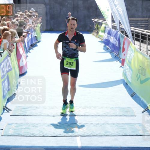 10.08.2025 - GEWOBA Citytriathlon Bremen H.Heesch http://msf.ph/oto/8556455 10.08.2025 15:28:43 Ziel 202, 267, 288, 532 meine-sportfotos.de