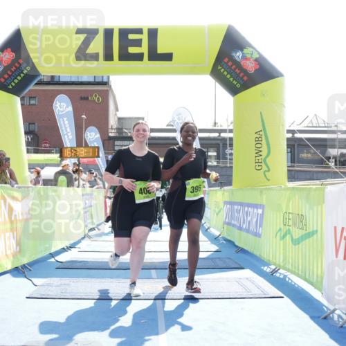 10.08.2025 - GEWOBA Citytriathlon Bremen H.Heesch http://msf.ph/oto/8556463 10.08.2025 16:13:14 Ziel 396, 406 meine-sportfotos.de