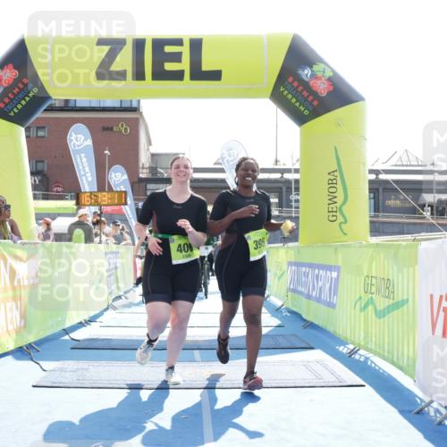 10.08.2025 - GEWOBA Citytriathlon Bremen H.Heesch http://msf.ph/oto/8556466 10.08.2025 16:13:14 Ziel 396, 406 meine-sportfotos.de