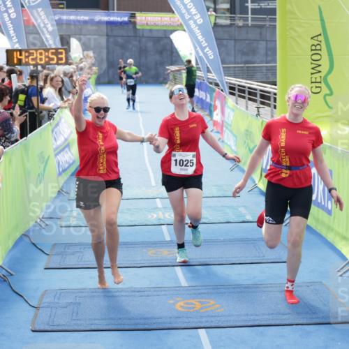 10.08.2025 - GEWOBA Citytriathlon Bremen H.Heesch http://msf.ph/oto/8556473 10.08.2025 14:28:57 Ziel 944, 953, 1001, 1025 meine-sportfotos.de