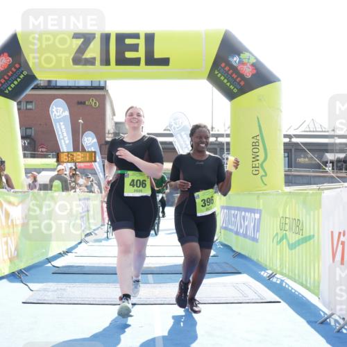 10.08.2025 - GEWOBA Citytriathlon Bremen H.Heesch http://msf.ph/oto/8556475 10.08.2025 16:13:14 Ziel 396, 406 meine-sportfotos.de
