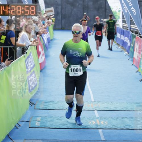 10.08.2025 - GEWOBA Citytriathlon Bremen H.Heesch http://msf.ph/oto/8556482 10.08.2025 14:29:02 Ziel 782, 911, 1001, 1025 meine-sportfotos.de