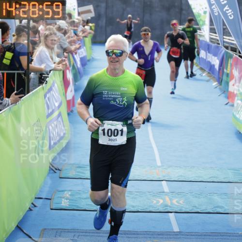 10.08.2025 - GEWOBA Citytriathlon Bremen H.Heesch http://msf.ph/oto/8556489 10.08.2025 14:29:03 Ziel 782, 911, 1001, 1025 meine-sportfotos.de