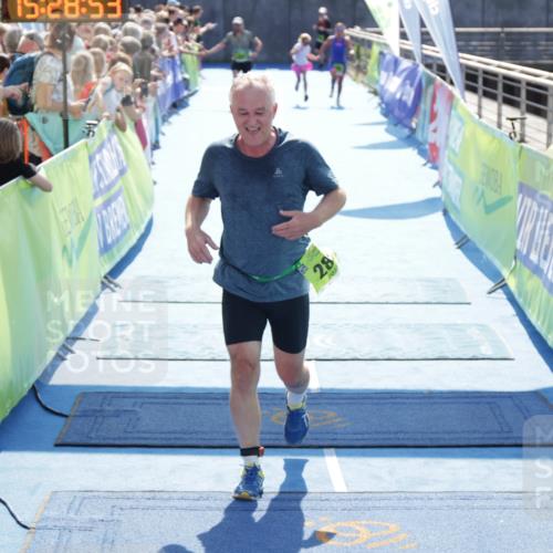 10.08.2025 - GEWOBA Citytriathlon Bremen H.Heesch http://msf.ph/oto/8556497 10.08.2025 15:28:57 Ziel  meine-sportfotos.de