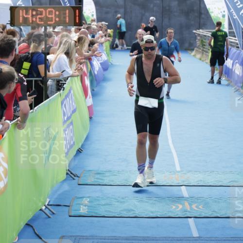 10.08.2025 - GEWOBA Citytriathlon Bremen H.Heesch http://msf.ph/oto/8556509 10.08.2025 14:29:14 Ziel 794, 842, 911, 946 meine-sportfotos.de