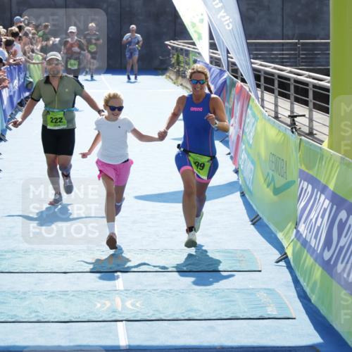 10.08.2025 - GEWOBA Citytriathlon Bremen H.Heesch http://msf.ph/oto/8556510 10.08.2025 15:29:03 Ziel 222, 499 meine-sportfotos.de