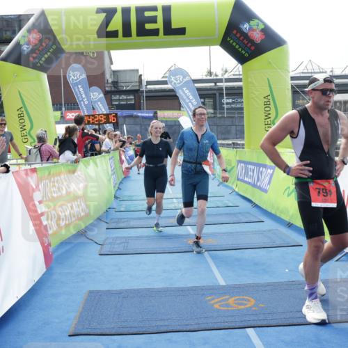 10.08.2025 - GEWOBA Citytriathlon Bremen H.Heesch http://msf.ph/oto/8556515 10.08.2025 14:29:19 Ziel 591, 794, 842, 946, 963 meine-sportfotos.de