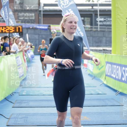 10.08.2025 - GEWOBA Citytriathlon Bremen H.Heesch http://msf.ph/oto/8556521 10.08.2025 14:29:21 Ziel 591, 794, 842, 946, 963 meine-sportfotos.de