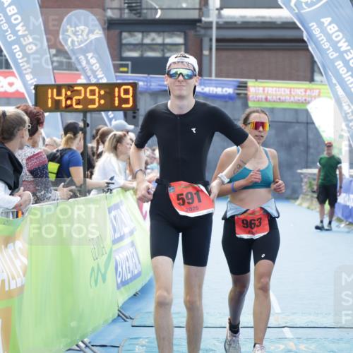10.08.2025 - GEWOBA Citytriathlon Bremen H.Heesch http://msf.ph/oto/8556530 10.08.2025 14:29:23 Ziel 591, 842, 946, 963 meine-sportfotos.de