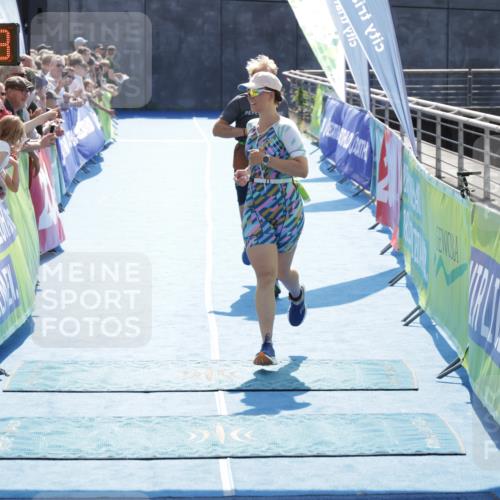 10.08.2025 - GEWOBA Citytriathlon Bremen H.Heesch http://msf.ph/oto/8556540 10.08.2025 15:29:12 Ziel 145, 222, 326, 349 meine-sportfotos.de