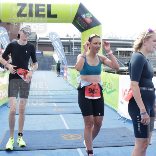 10.08.2025 - GEWOBA Citytriathlon Bremen H.Heesch http://msf.ph/oto/8556550 10.08.2025 14:29:27 Ziel 591, 963 meine-sportfotos.de