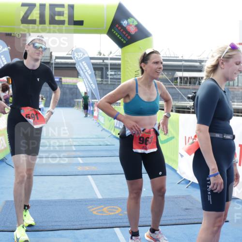 10.08.2025 - GEWOBA Citytriathlon Bremen H.Heesch http://msf.ph/oto/8556551 10.08.2025 14:29:28 Ziel 591, 963 meine-sportfotos.de