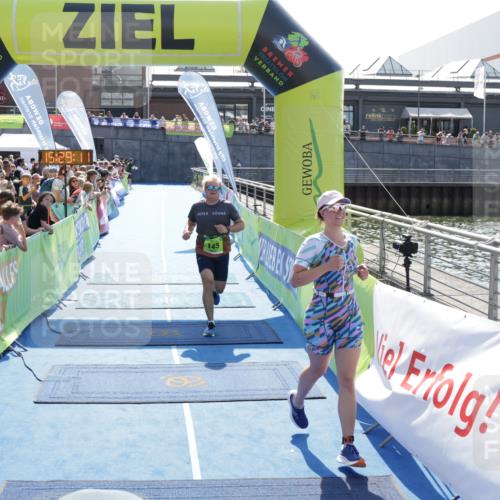 10.08.2025 - GEWOBA Citytriathlon Bremen H.Heesch http://msf.ph/oto/8556555 10.08.2025 15:29:15 Ziel 145, 326, 349 meine-sportfotos.de