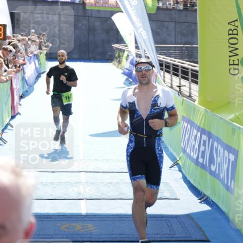 10.08.2025 - GEWOBA Citytriathlon Bremen H.Heesch http://msf.ph/oto/8556569 10.08.2025 15:29:33 Ziel 160, 251 meine-sportfotos.de