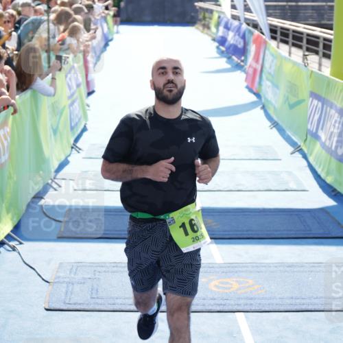 10.08.2025 - GEWOBA Citytriathlon Bremen H.Heesch http://msf.ph/oto/8556573 10.08.2025 15:29:35 Ziel 160, 251 meine-sportfotos.de