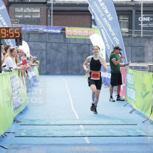 10.08.2025 - GEWOBA Citytriathlon Bremen H.Heesch http://msf.ph/oto/8556576 10.08.2025 14:29:59 Ziel 930 meine-sportfotos.de