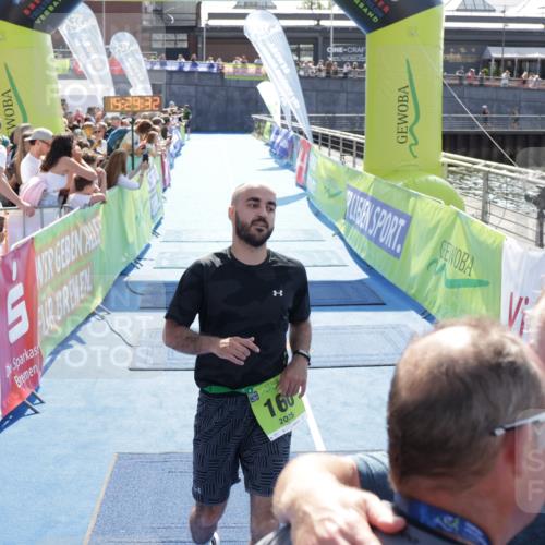 10.08.2025 - GEWOBA Citytriathlon Bremen H.Heesch http://msf.ph/oto/8556577 10.08.2025 15:29:36 Ziel 160, 251 meine-sportfotos.de