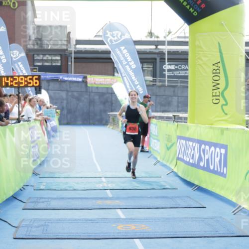 10.08.2025 - GEWOBA Citytriathlon Bremen H.Heesch http://msf.ph/oto/8556580 10.08.2025 14:30:00 Ziel 930 meine-sportfotos.de