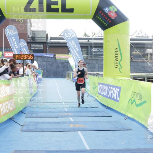 10.08.2025 - GEWOBA Citytriathlon Bremen H.Heesch http://msf.ph/oto/8556581 10.08.2025 14:30:00 Ziel 930 meine-sportfotos.de