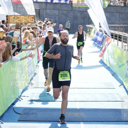 10.08.2025 - GEWOBA Citytriathlon Bremen H.Heesch http://msf.ph/oto/8556582 10.08.2025 15:29:50 Ziel 208, 273, 426, 491 meine-sportfotos.de