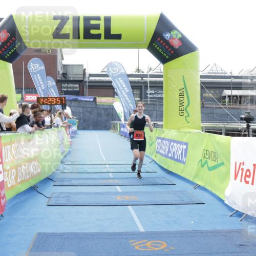 10.08.2025 - GEWOBA Citytriathlon Bremen H.Heesch http://msf.ph/oto/8556584 10.08.2025 14:30:00 Ziel 930 meine-sportfotos.de