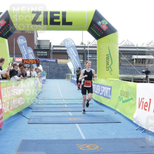 10.08.2025 - GEWOBA Citytriathlon Bremen H.Heesch http://msf.ph/oto/8556586 10.08.2025 14:30:01 Ziel 930 meine-sportfotos.de