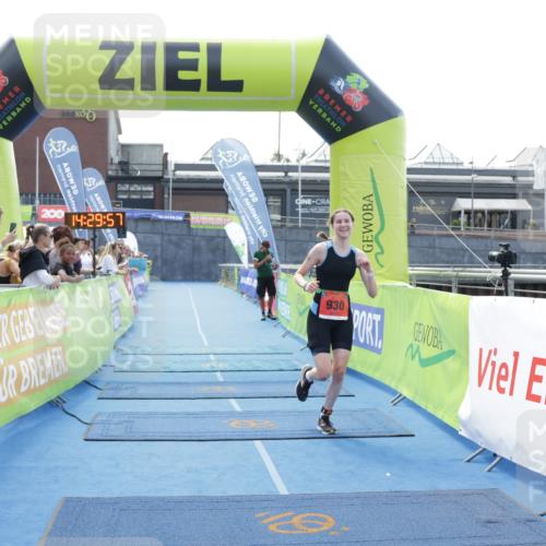 10.08.2025 - GEWOBA Citytriathlon Bremen H.Heesch http://msf.ph/oto/8556588 10.08.2025 14:30:01 Ziel 930 meine-sportfotos.de