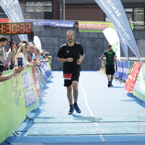 10.08.2025 - GEWOBA Citytriathlon Bremen H.Heesch http://msf.ph/oto/8556593 10.08.2025 14:30:36 Ziel 810 meine-sportfotos.de