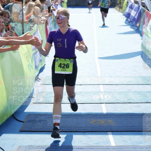 10.08.2025 - GEWOBA Citytriathlon Bremen H.Heesch http://msf.ph/oto/8556596 10.08.2025 15:29:54 Ziel 208, 221, 273, 426, 491 meine-sportfotos.de